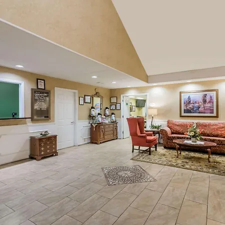 Baymont By Wyndham Waycross-3