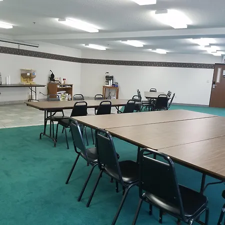 Americas Best Value Inn & Suites - Tahquamenon Country-3