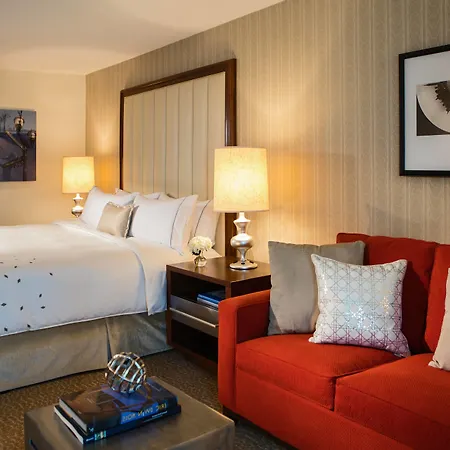 Renaissance Newark Airport Hotel-2