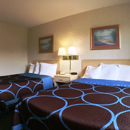 Super 8 By Wyndham Canandaigua-3