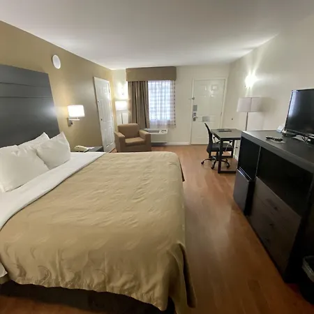 Quality Inn Branson - Hwy 76 Central-3