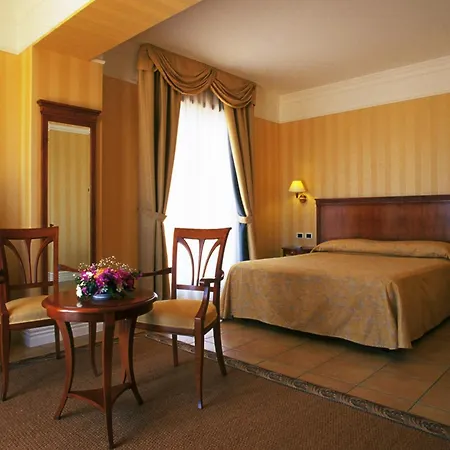 Dioscuri Bay Palace-3