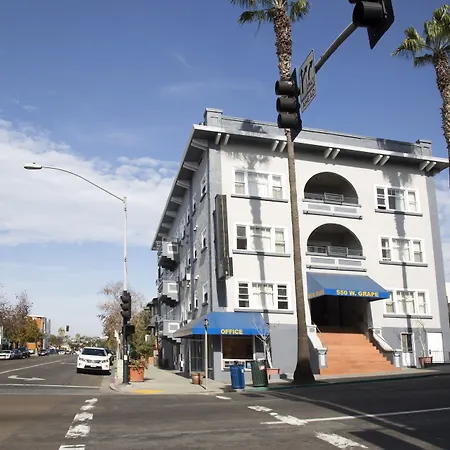 Harborview Inn & Suites-Convention Center-Airport-Gaslamp-Seaworld-Zoo-Balboa Park-2