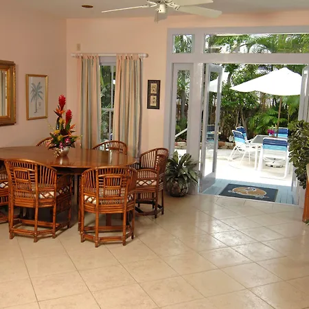 Heron House Court (Adults Only)-3