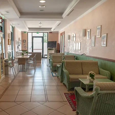 Hotel Mondial-3