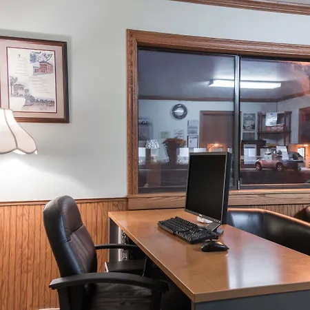 Travelodge By Wyndham Livingston-3