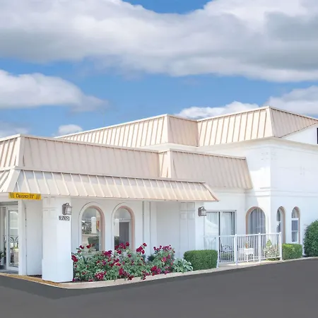 Super 8 By Wyndham Morton Grove/Chicago-3