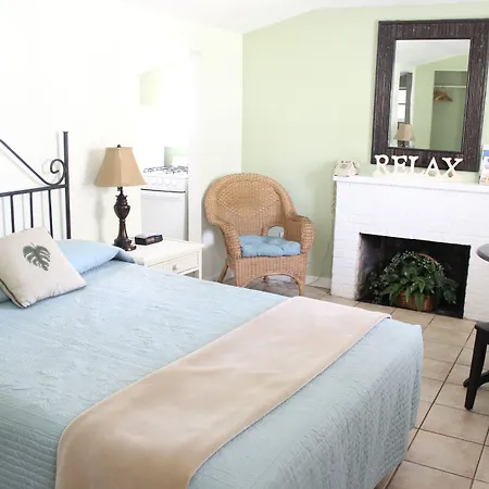 Shoreline Suites & Cabana Cottages - Beachfront-3