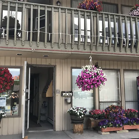 Snowshoe Motel-2