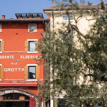 Hotel alla Grotta-3