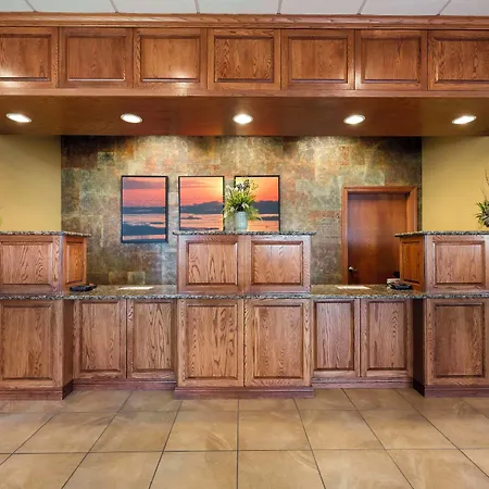 Best Western Plus Mid Nebraska Inn & Suites-2