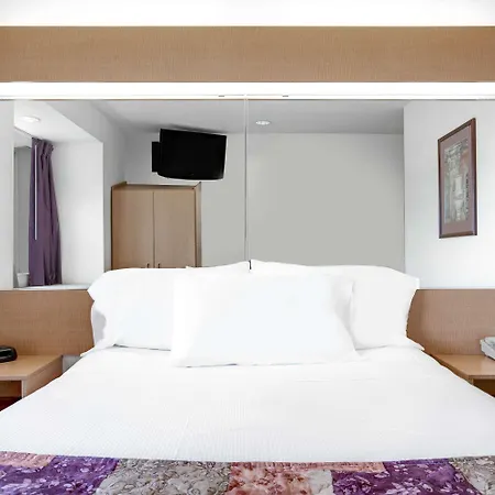 Microtel Inn & Suites By Wyndham Mankato-3