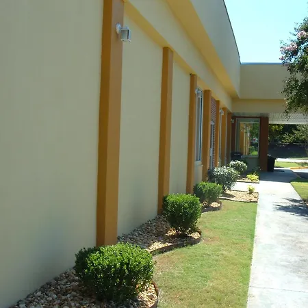 Days Inn By Wyndham Madison-2