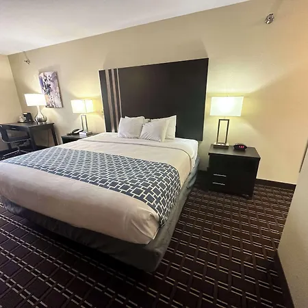 Best Western Plus Bass Hotel & Suites-3