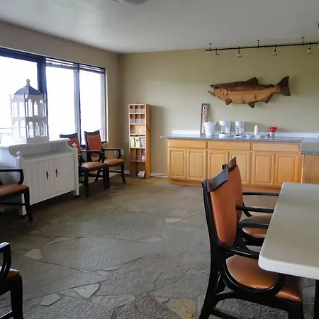Ocean Shores Inn & Suites-3