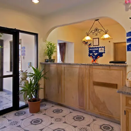Americas Best Value Inn And Suites Bush International Airport-2