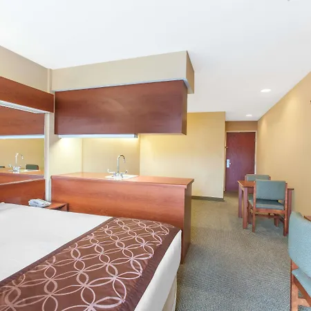 Microtel Inn By Wyndham Rogers-3