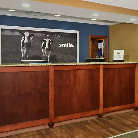 Hampton Inn & Suites Madisonville-2