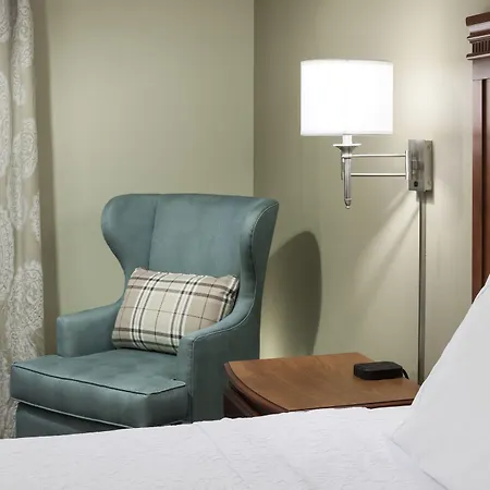 Hampton Inn & Suites Davenport-2