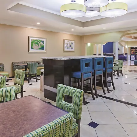 La Quinta By Wyndham Pearland-2