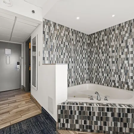 Hotel Monte Carlo Ocean City-3