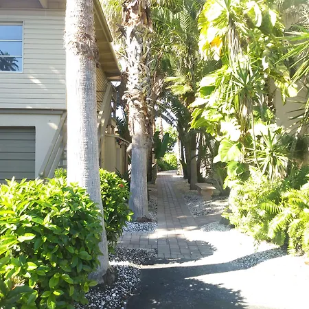 Turtle Crawl Inn - Longboat Key-3