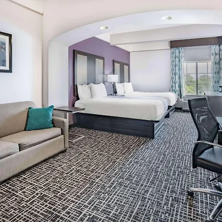 La Quinta Inn & Suites By Wyndham Norfolk-3