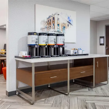 Hampton Inn & Suites Muncie-2