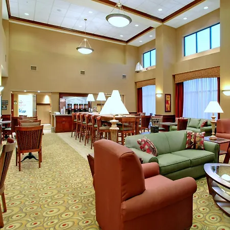 Hampton Inn & Suites Greensburg-2