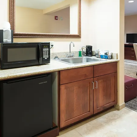 Hampton Inn & Suites Greensburg-3