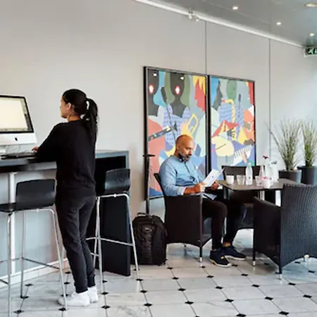 Cabinn Express-3