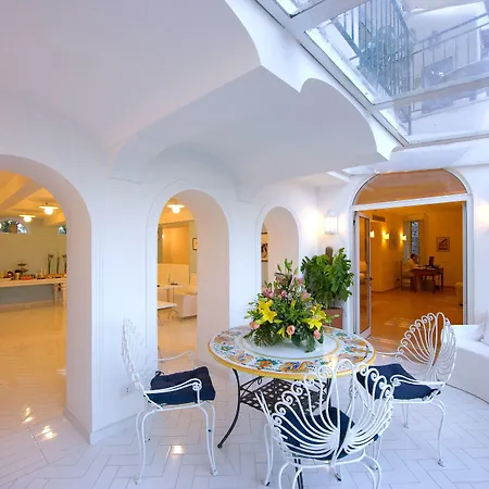 Hotel Bougainville-2