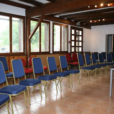 Auberge de la Petite Ferme, Super-Besse Est, The Originals Relais-2