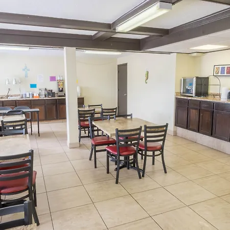 Rodeway Inn Clearwater - Central-3