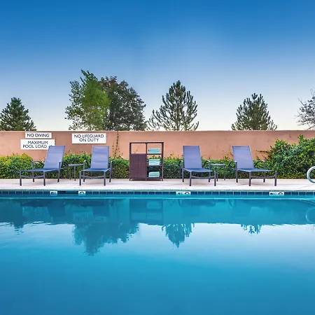 Fairfield Inn & Suites Redding-3