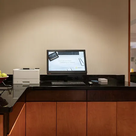 Fairfield Inn & Suites Redding-2