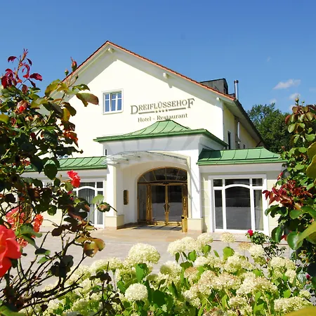 Hotel Dreiflüssehof-3