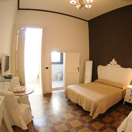 Casa Blanca Rooms&Suites-2
