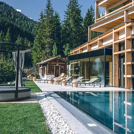 Hotel Cristallo - Wellness Mountain Living-2