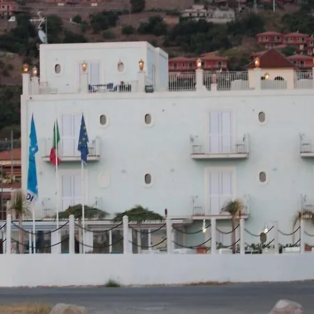 Yachting Club Mare-3