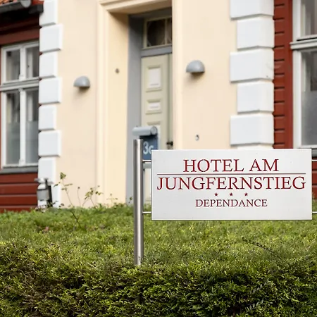 Hotel am Jungfernstieg-3