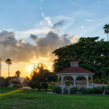 Casey Key Resorts - Beachfront-3