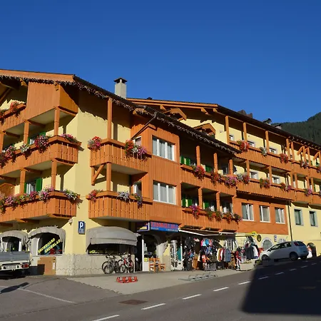 Hotel Ladina-3
