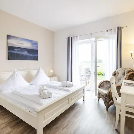 Hotel Pharisäerhof - DAS Hundehotel auf Nordstrand mit Restaurant und Café-3