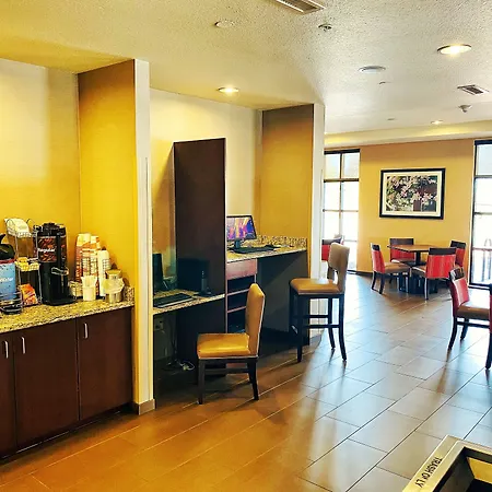 Comfort Inn & Suites-3