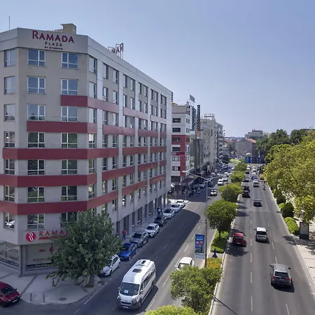 Ramada Plaza By Wyndham Izmir-3