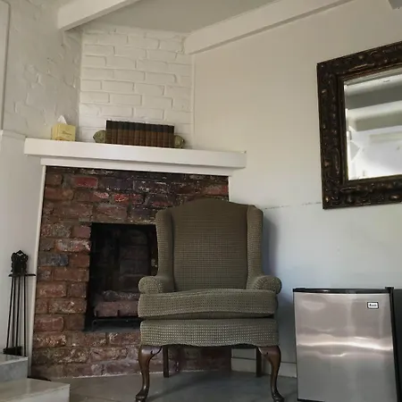 Lafitte Hotel & Bar-3