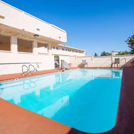 Beachwalker Inn & Suites-3