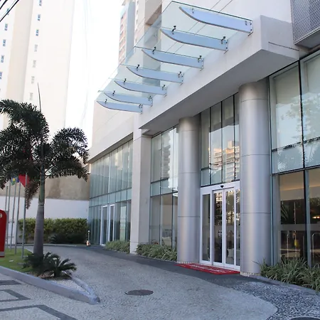 Ramada Hotel & Suites Campos Pelinca-3