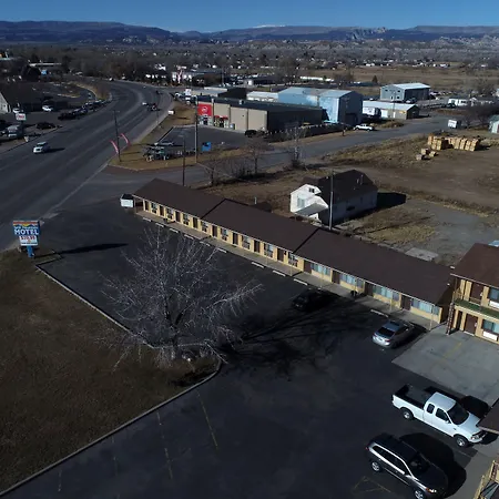 Split Mountain Motel-2